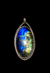 Labradorite Multi color LARGE sterling silver pendant.       $80